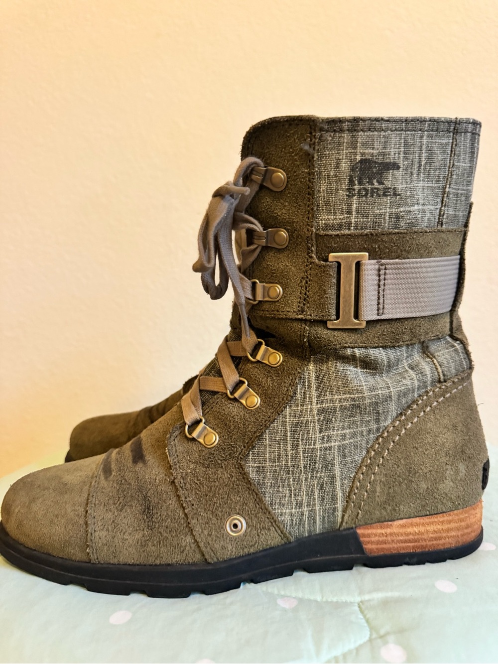 Sorel Olive Green Suede & Fabric Lace-Up Ankle Boots size 10.5